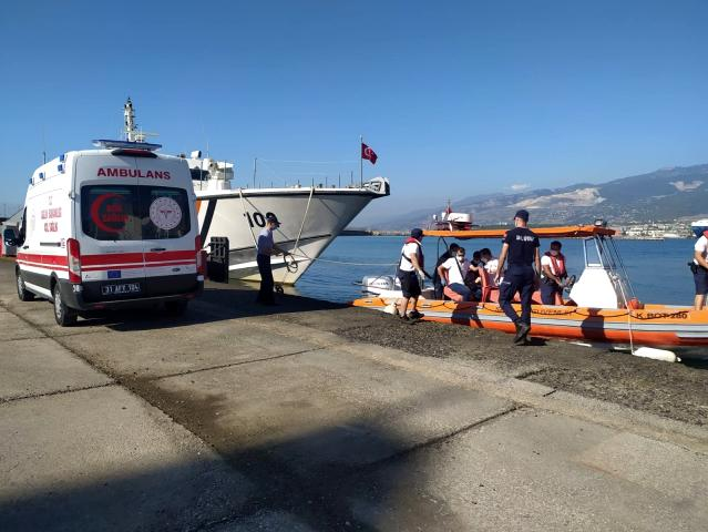 Rahatsızlanan gemi kaptanının yardımına Sahil Güvenlik koştu